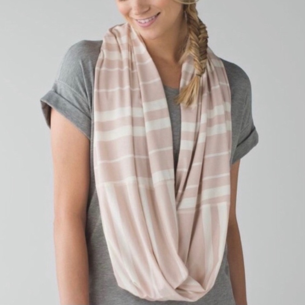 Lululemon Vinyasa Scarf Wrap Top One Size Cream